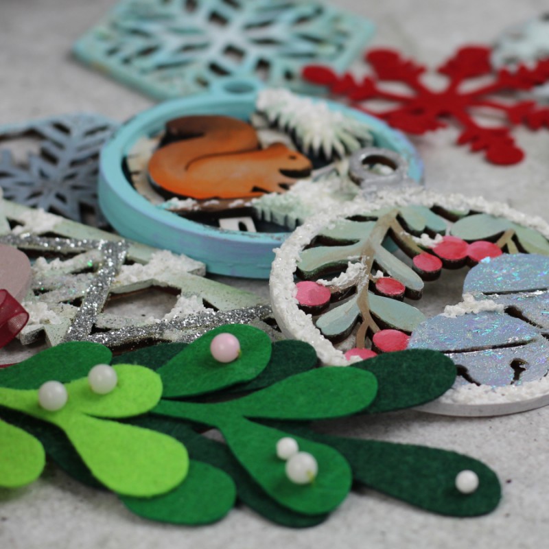 Sets of workpieces on the "Winter themes" plywood stand ROSA TALENT